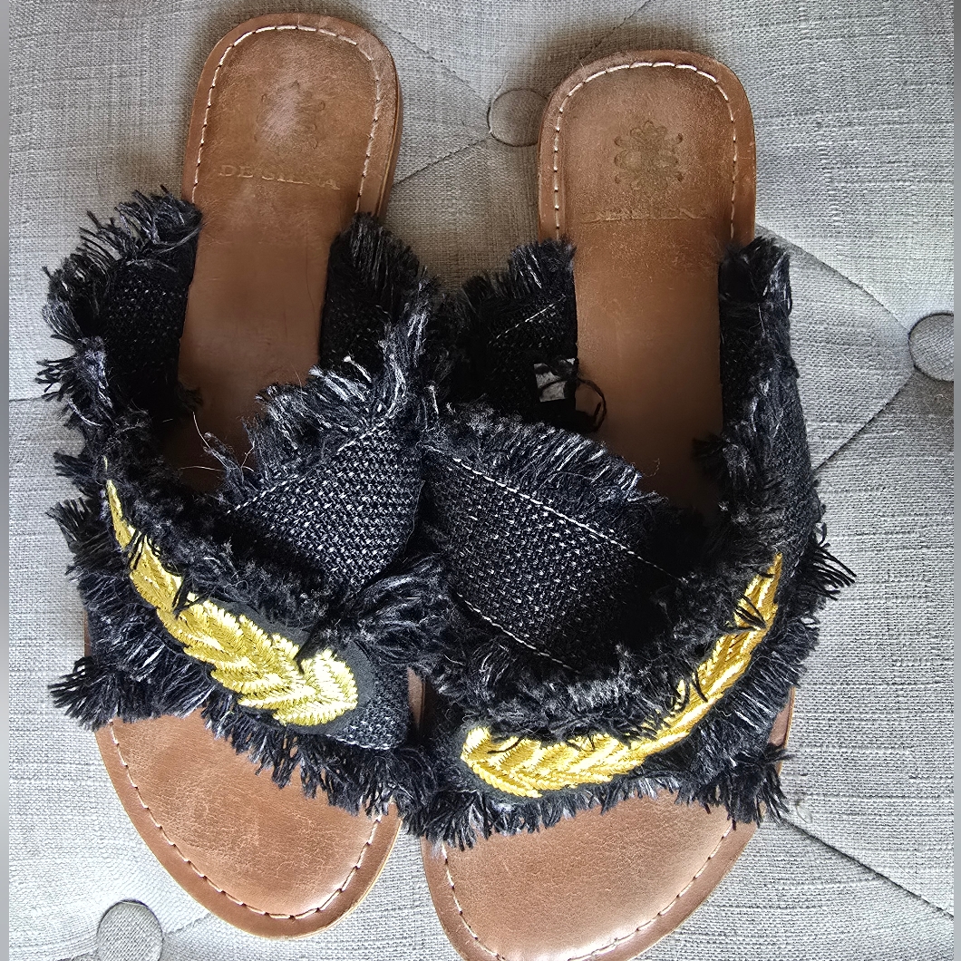 De Siena Black Gold Embroidered Sandals